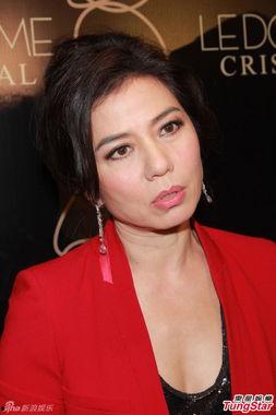 钟楚红现在照片,岁月流转，美丽依旧