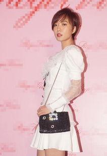 王珞丹黑白表情包,演绎经典黑白魅力